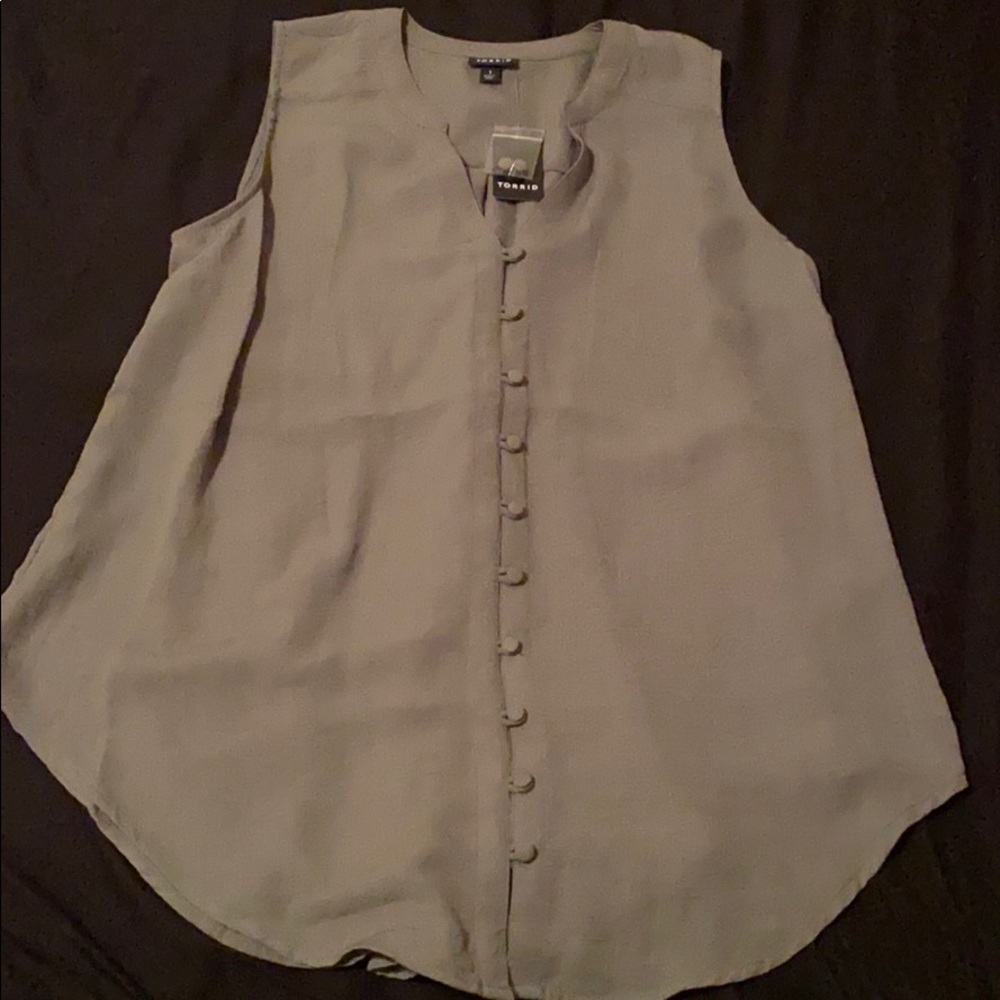 Sleeveless tunic